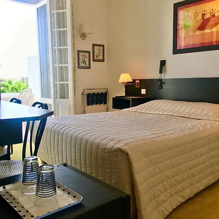 מלון Des Mimosas