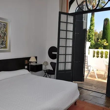 Des Mimosas Hotel 3*