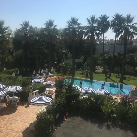 מלון Des Mimosas 3*