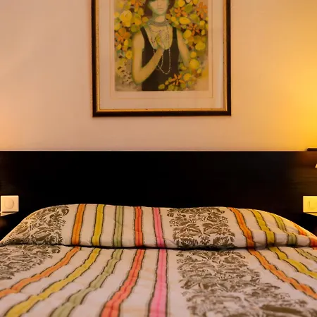 מלון Des Mimosas ז'ואן-לה-פינס