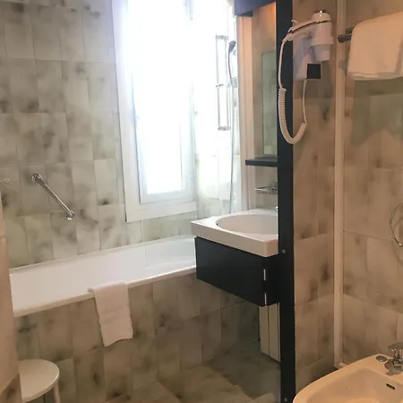 Des Mimosas מלון ז'ואן-לה-פינס