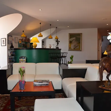 מלון Des Mimosas 3*