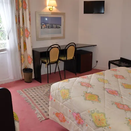 Des Mimosas 3* ז'ואן-לה-פינס