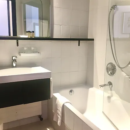 Des Mimosas ז'ואן-לה-פינס