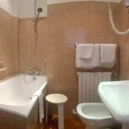 מלון Des Mimosas ז'ואן-לה-פינס